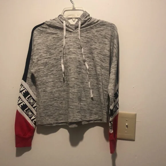 No boundaries-M (7-9 )-love hoodie crop top - Picture 4 of 12